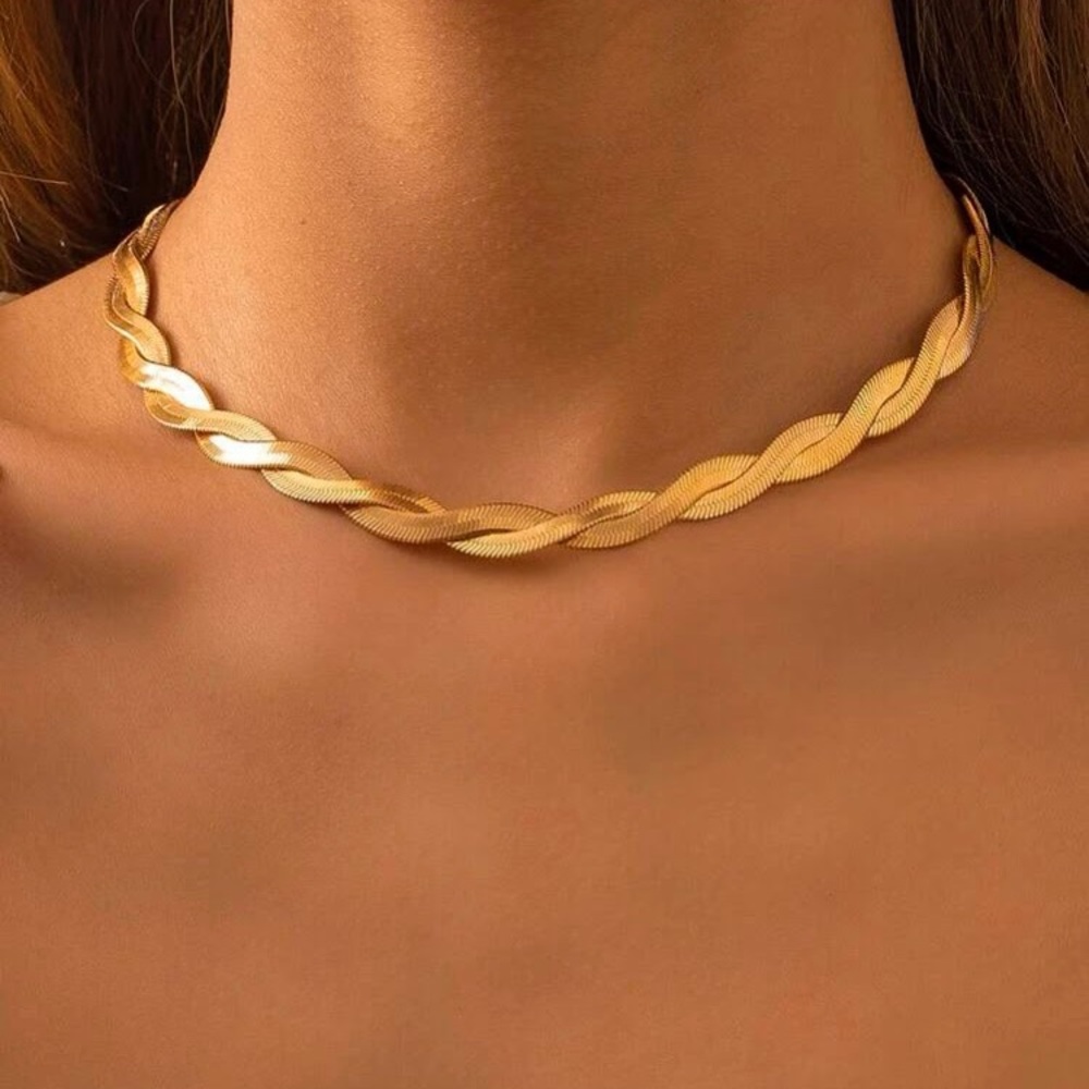 ⚜️[𝟯𝟬%𝗢𝗙𝗙|𝗯𝘂𝗻𝗱𝗹𝗲𝘀 𝟯+]⚜️Gold Snake Flat Twisted Choker NEW